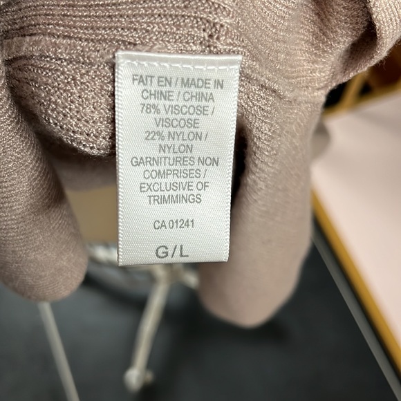 Neutral cardi perfect for the office or office party. - Picture 7 of 8